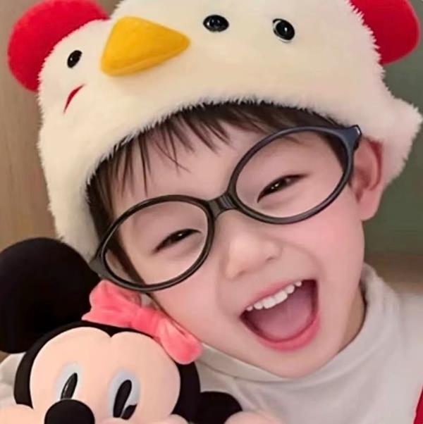 Ảnh đại diện em bé nam dễ thương
